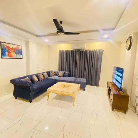 Holidazzle Serviced Apartments Bahria Town ラーワルピンディー 部屋 写真