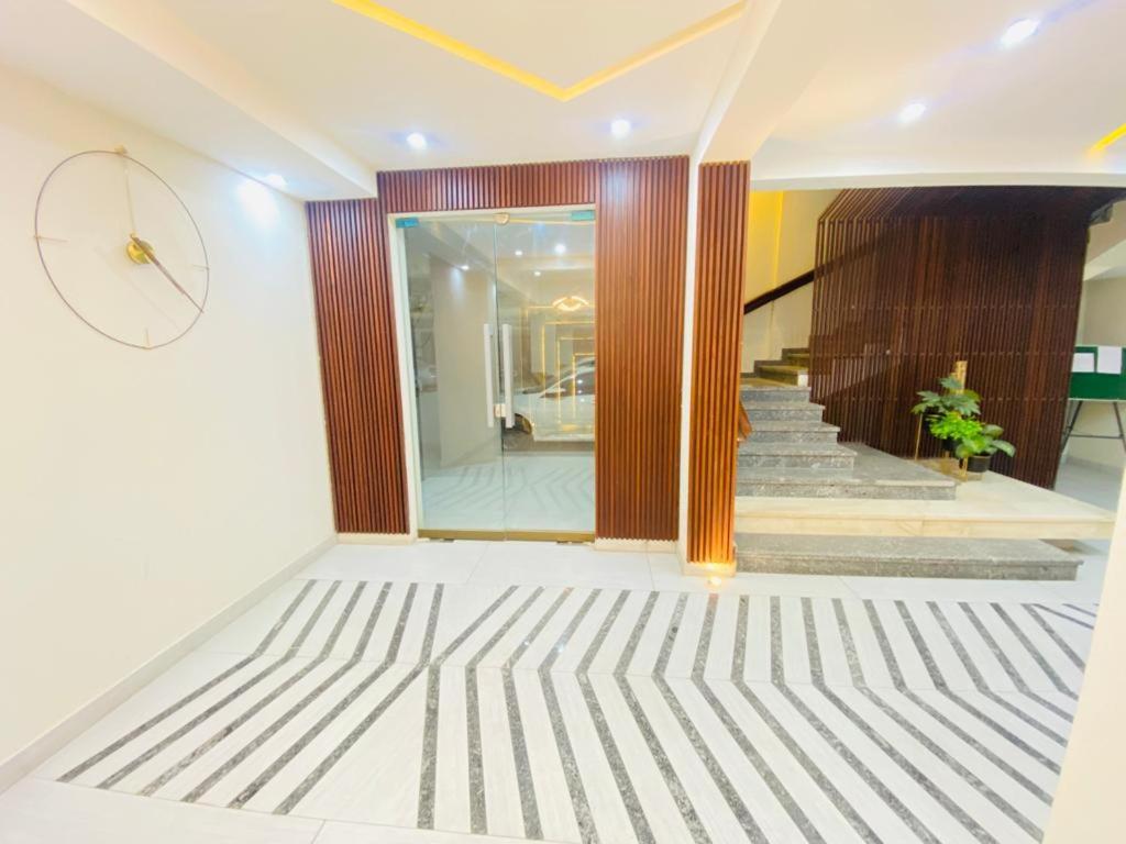 Holidazzle Serviced Apartments Bahria Town ラーワルピンディー エクステリア 写真