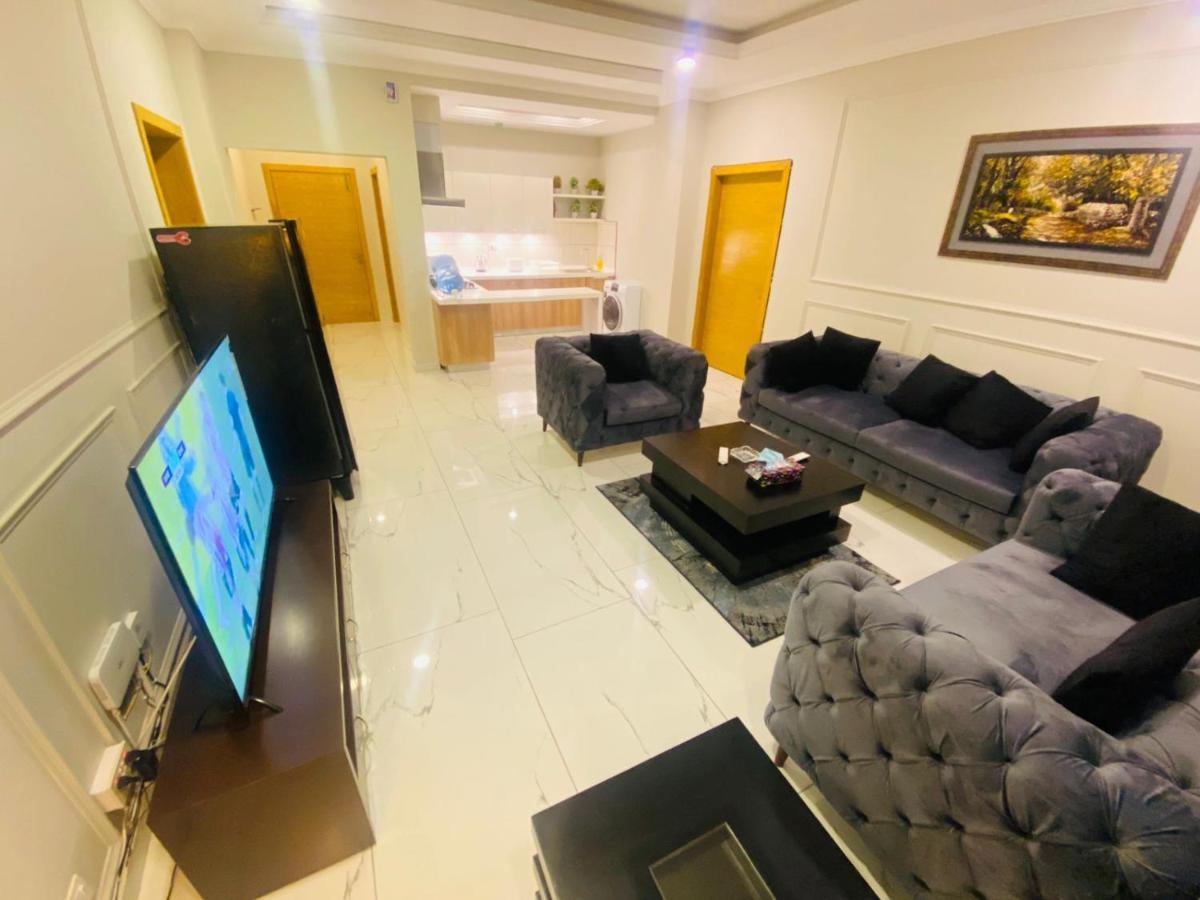 Holidazzle Serviced Apartments Bahria Town ラーワルピンディー エクステリア 写真