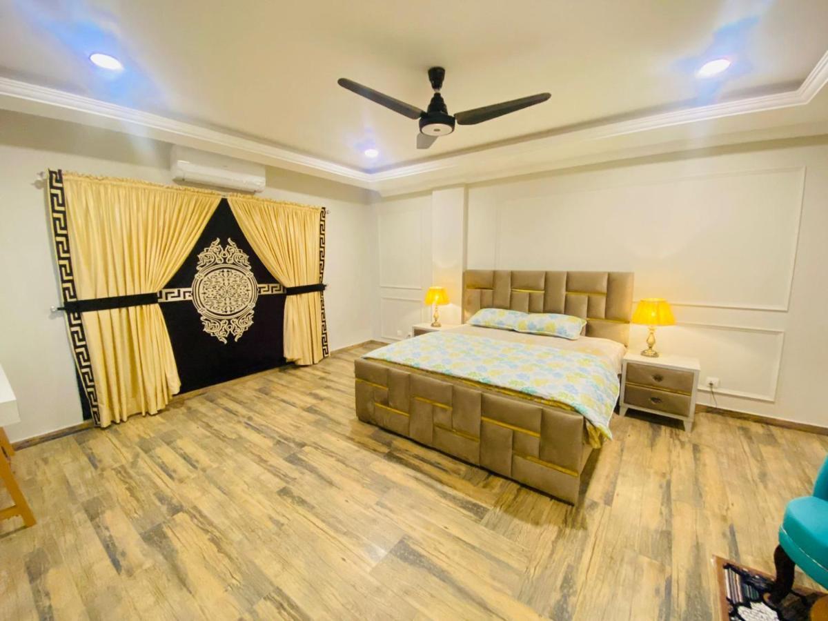 Holidazzle Serviced Apartments Bahria Town ラーワルピンディー エクステリア 写真