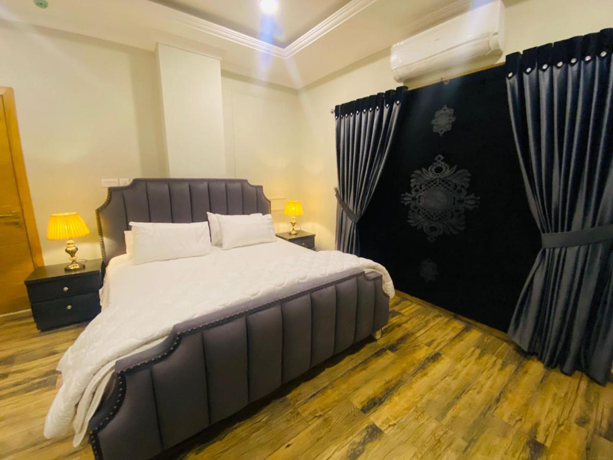 Holidazzle Serviced Apartments Bahria Town ラーワルピンディー エクステリア 写真