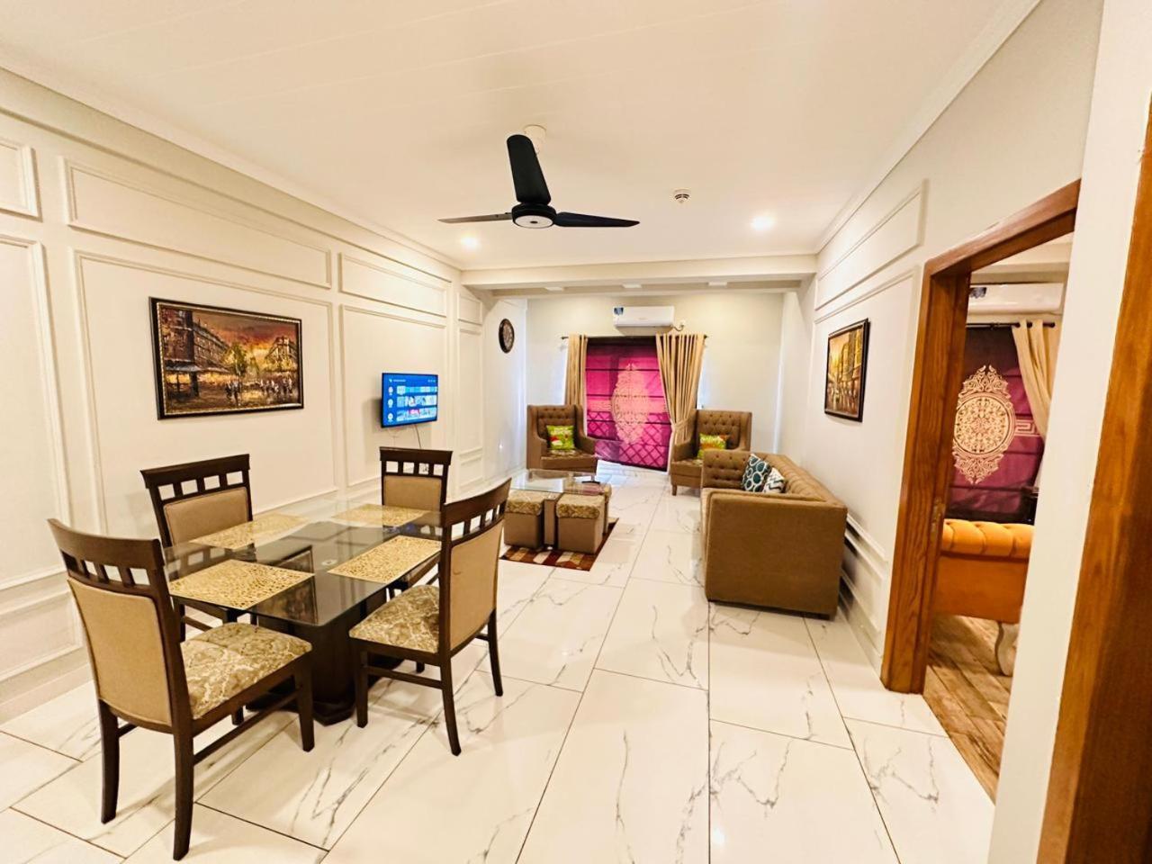 Holidazzle Serviced Apartments Bahria Town ラーワルピンディー 部屋 写真